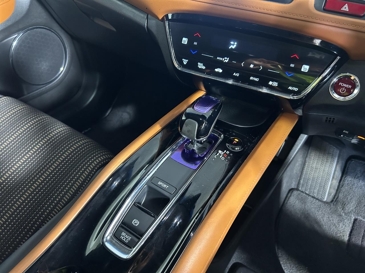 2014 Honda Vezel HYBRD Z RV/SUV REVERSING CAMERA + AUTO LIGHTS + PUSH START