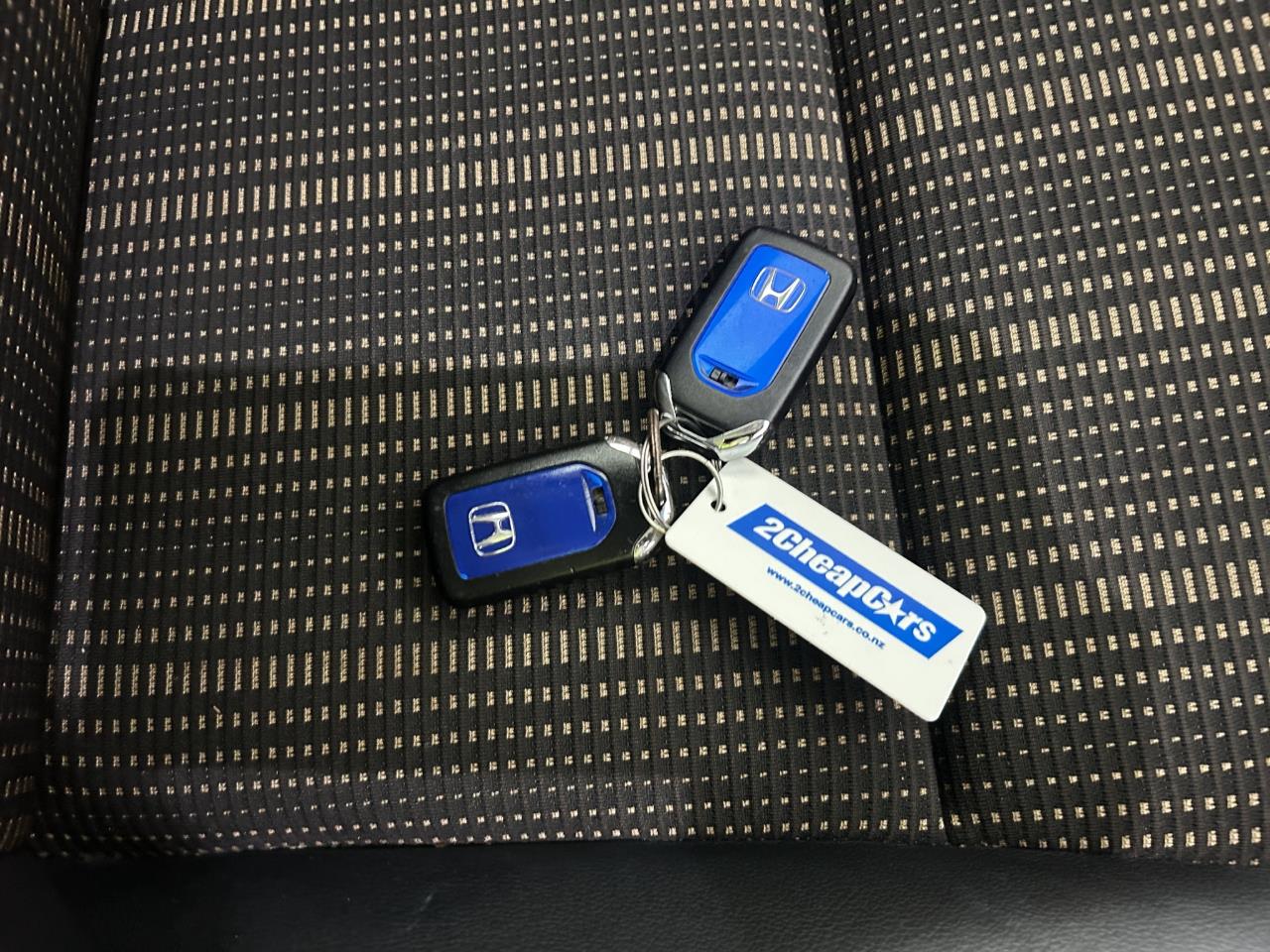 2014 Honda Vezel HYBRD Z RV/SUV REVERSING CAMERA + AUTO LIGHTS + PUSH START