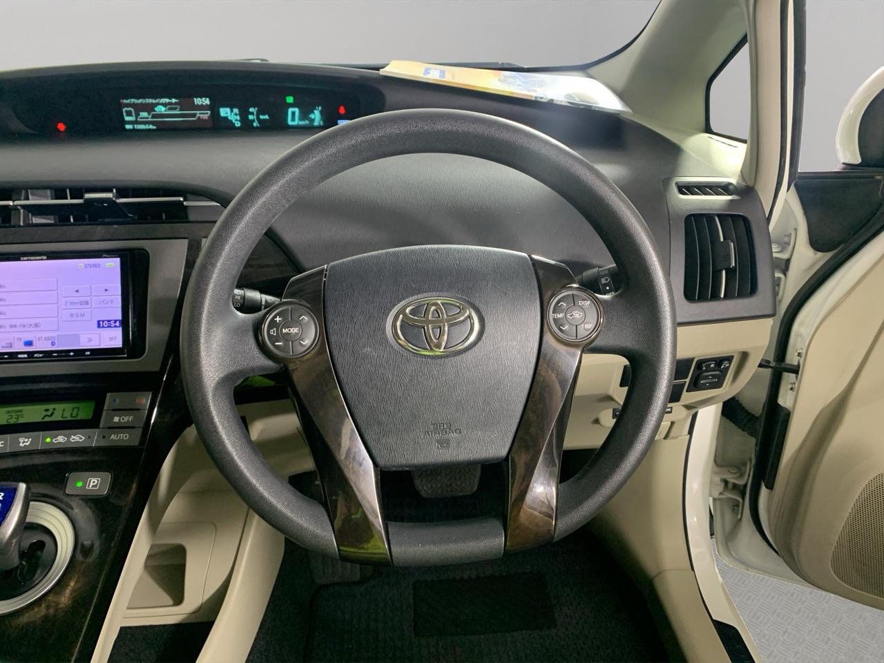 2013 Toyota Prius S Hatchback REVERSING CAMERA + PUSH BUTTON START + AUTO LIGHTS