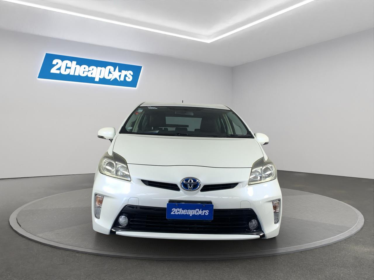 2013 Toyota Prius S Hatchback REVERSING CAMERA + PUSH BUTTON START + AUTO LIGHTS