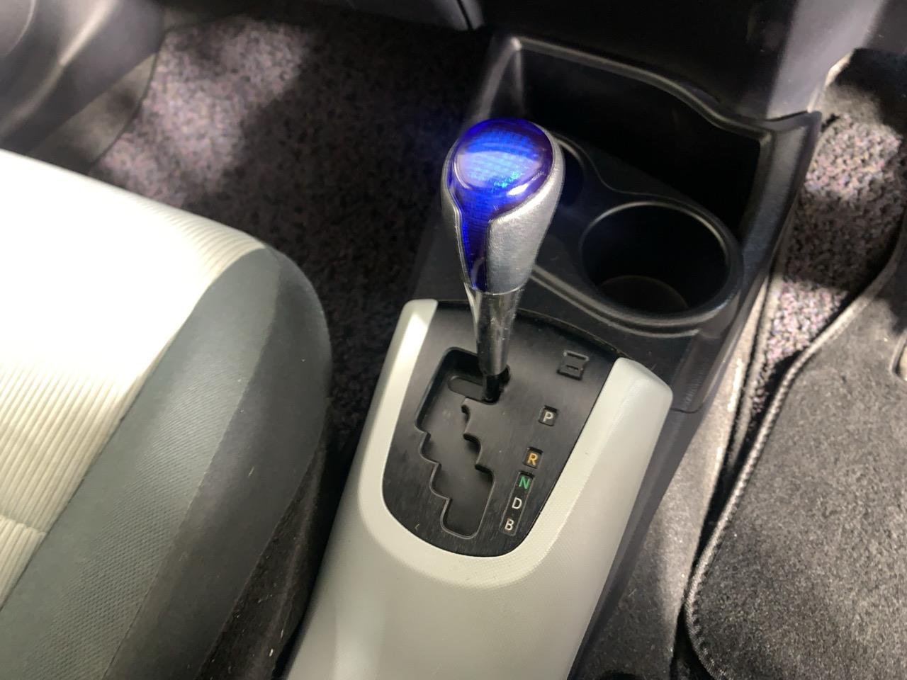 2013 Toyota Aqua S Hatchback PUSH BUTTON START + AUTO LIGHTS + REVERSING CAMERA