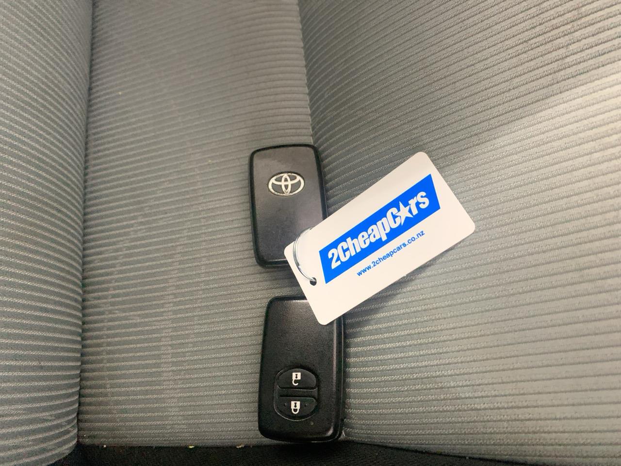 2013 Toyota Aqua S Hatchback PUSH BUTTON START + AUTO LIGHTS + REVERSING CAMERA