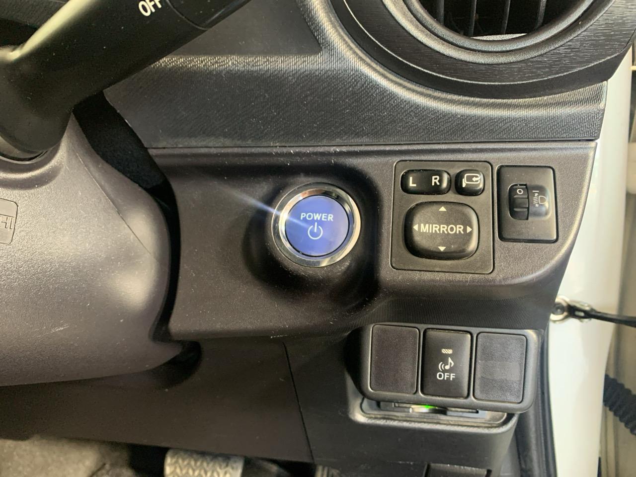 2013 Toyota Aqua S Hatchback PUSH BUTTON START + AUTO LIGHTS + REVERSING CAMERA