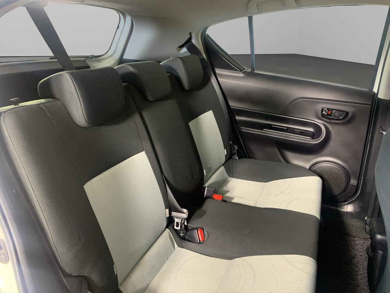 2013 Toyota Aqua S Hatchback PUSH BUTTON START + AUTO LIGHTS + REVERSING CAMERA