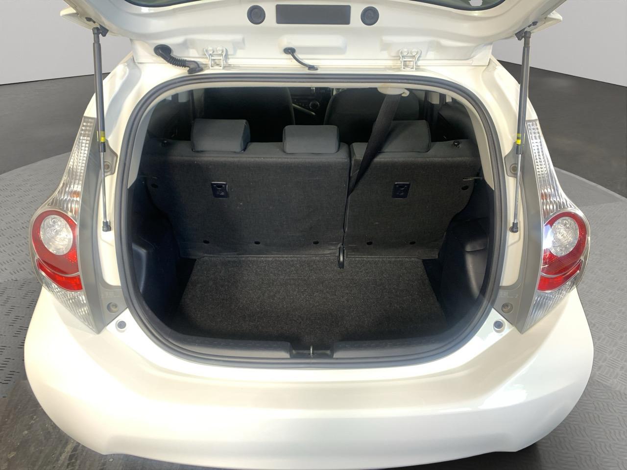 2013 Toyota Aqua S Hatchback PUSH BUTTON START + AUTO LIGHTS + REVERSING CAMERA