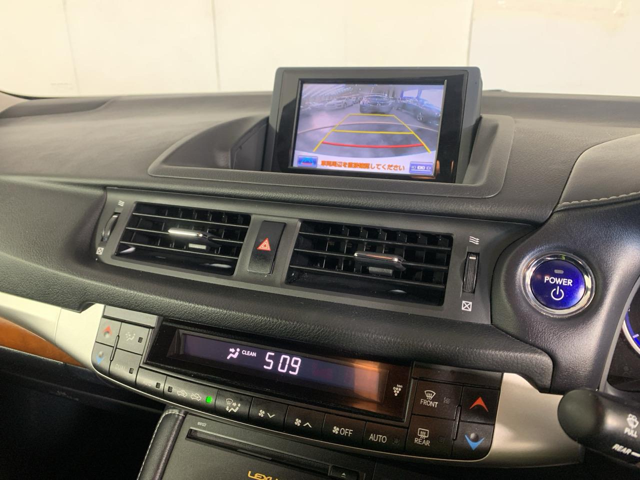 2012 Lexus CT200h Version L Hatchback HEATED SEATS + PUSH START + PADDLE SHIFT