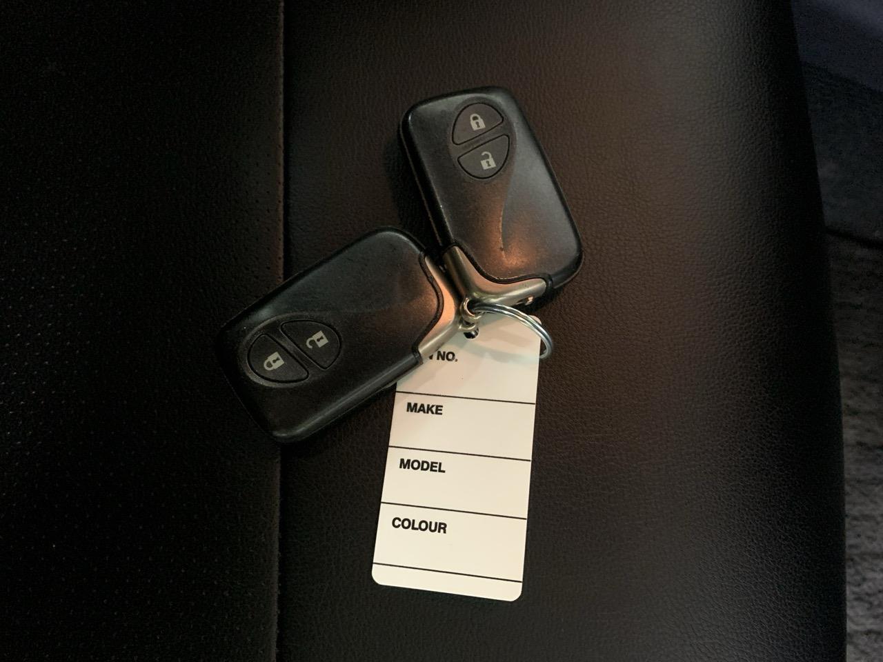 2012 Lexus CT200h Version L Hatchback HEATED SEATS + PUSH START + PADDLE SHIFT