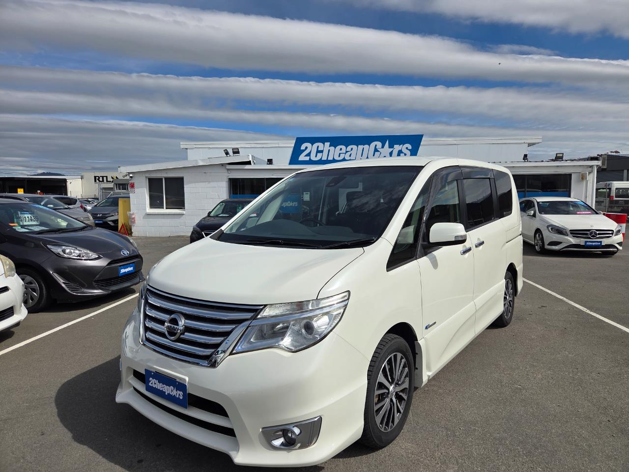 2015 Nissan Serena Hybrid Highway Star People Mover