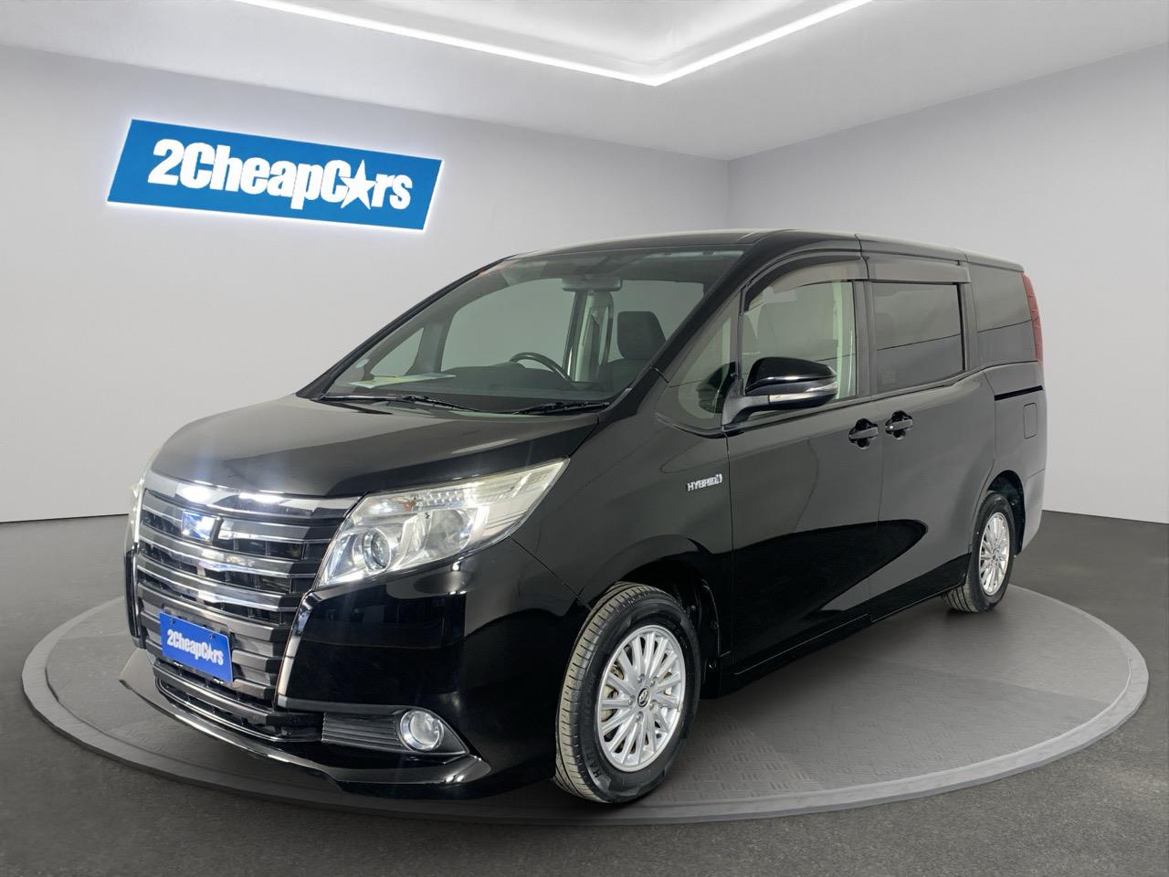 2015 Toyota Noah Hybrid People Mover