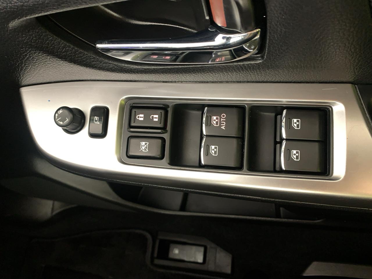 2016 Subaru XV Hybrid 2,0i-L Eyesight RV/SUV AWD + EYE SIGHT SYSTEM + REVESING CAMERA