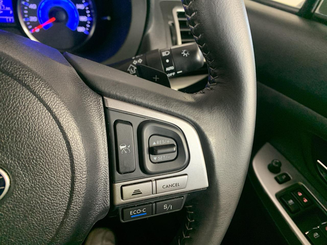 2016 Subaru XV Hybrid 2,0i-L Eyesight RV/SUV AWD + EYE SIGHT SYSTEM + REVESING CAMERA