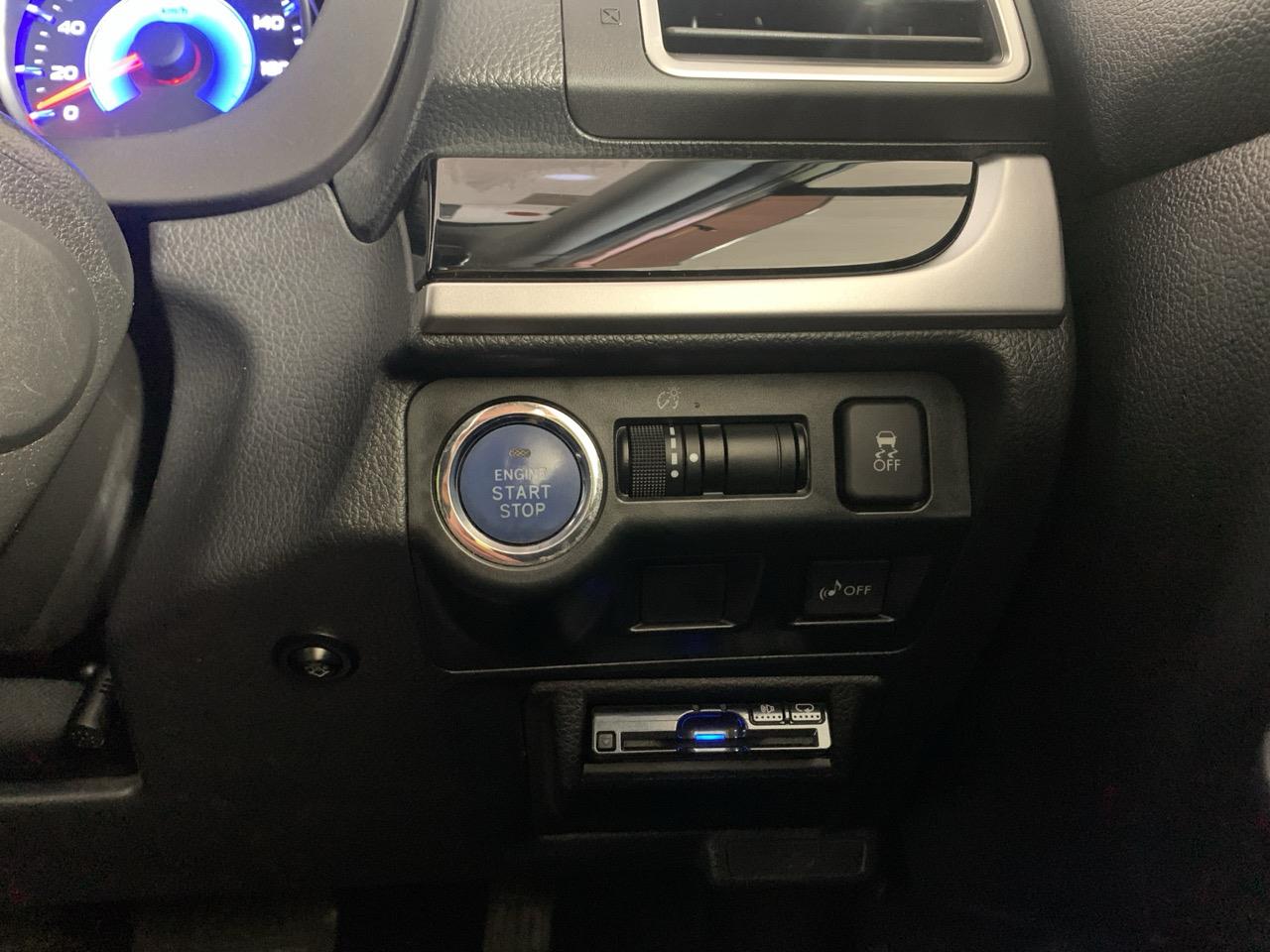 2016 Subaru XV Hybrid 2,0i-L Eyesight RV/SUV AWD + EYE SIGHT SYSTEM + REVESING CAMERA