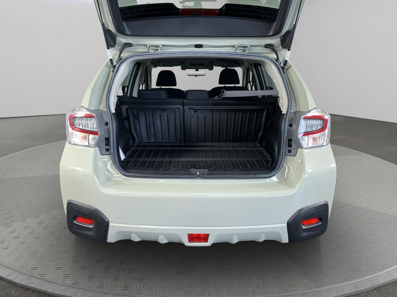 2016 Subaru XV Hybrid 2,0i-L Eyesight RV/SUV AWD + EYE SIGHT SYSTEM + REVESING CAMERA