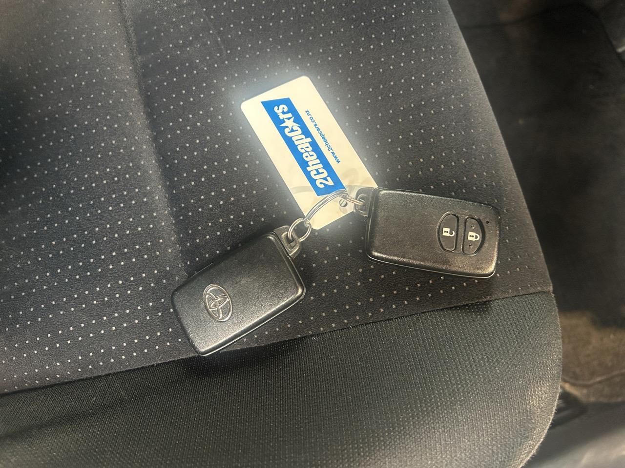 2015 Toyota Corolla Fielder Hybrid Station Wagon PUSH BUTTON START + AUTO LIGHTS + REVERSING CAMERA