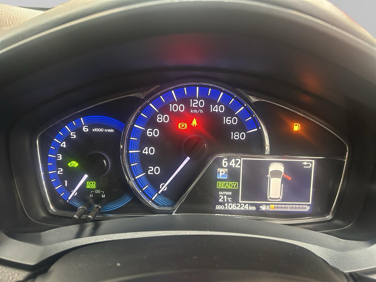 2015 Toyota Corolla Fielder Hybrid Station Wagon PUSH BUTTON START + AUTO LIGHTS + REVERSING CAMERA