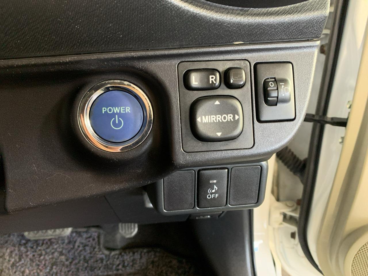 2013 Toyota Aqua S Hatchback REVERSING CAMERA + PUSH BUTTON START + AUTO LIGHTS