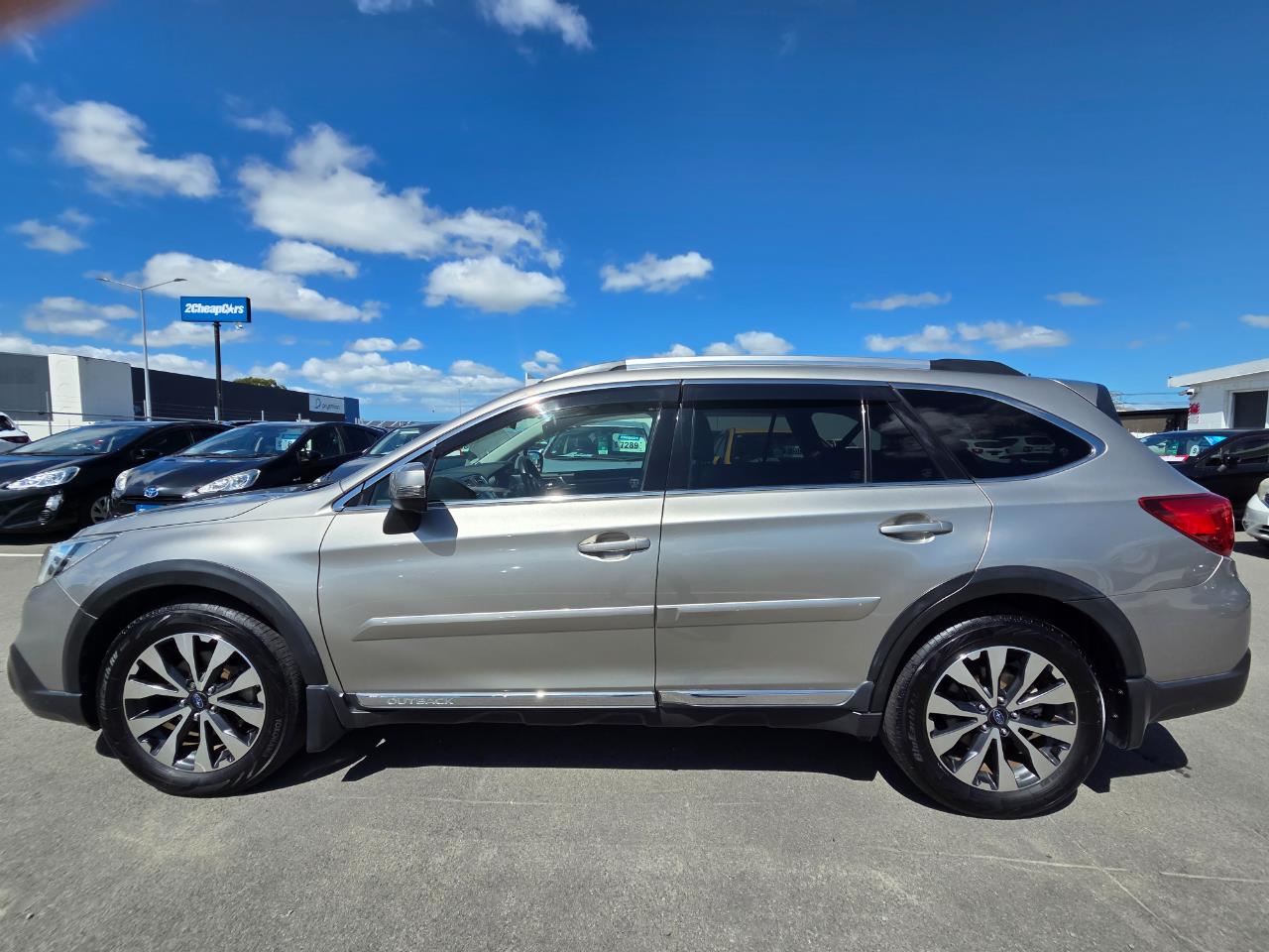 2015 Subaru Outback New Shape AWD RV/SUV AWD + PADDLE SHIFT + REVERSING CAMERA