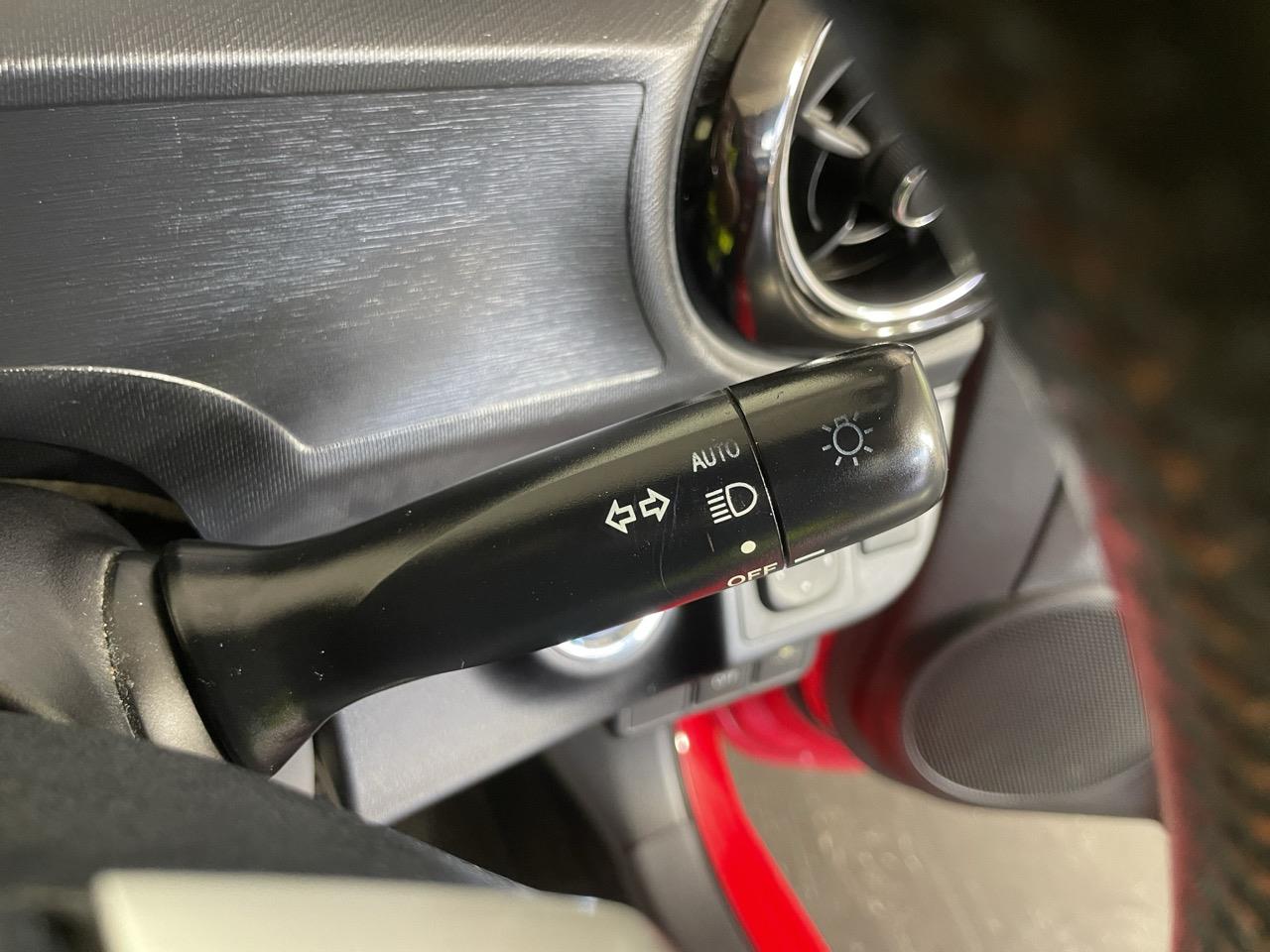 2014 Toyota Aqua X-URBAN Hatchback REVERSING CAMERA + HEATED SEATS + PUSH START