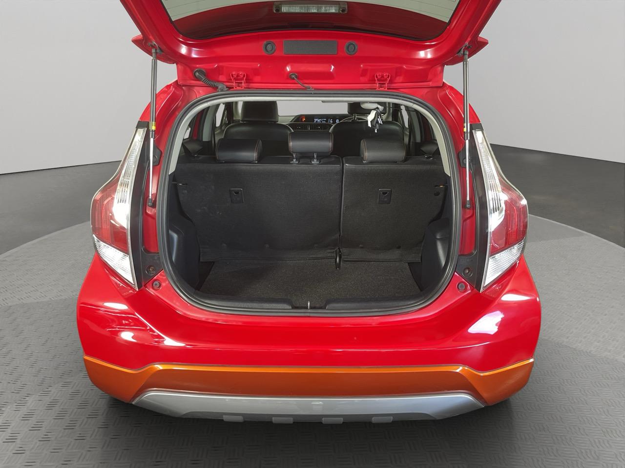 2014 Toyota Aqua X-URBAN Hatchback REVERSING CAMERA + HEATED SEATS + PUSH START