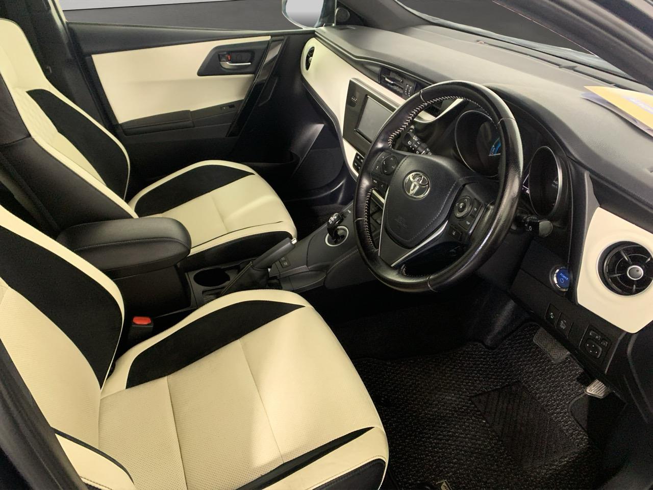 2016 Toyota Auris Corolla Hybrid G Hatchback CRUISE CONTROL + HEATED SEATS + AUTO LIGHTS 