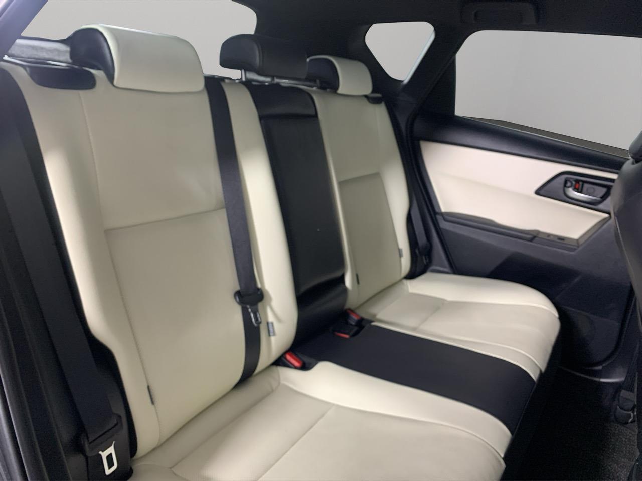 2016 Toyota Auris Corolla Hybrid G Hatchback CRUISE CONTROL + HEATED SEATS + AUTO LIGHTS 