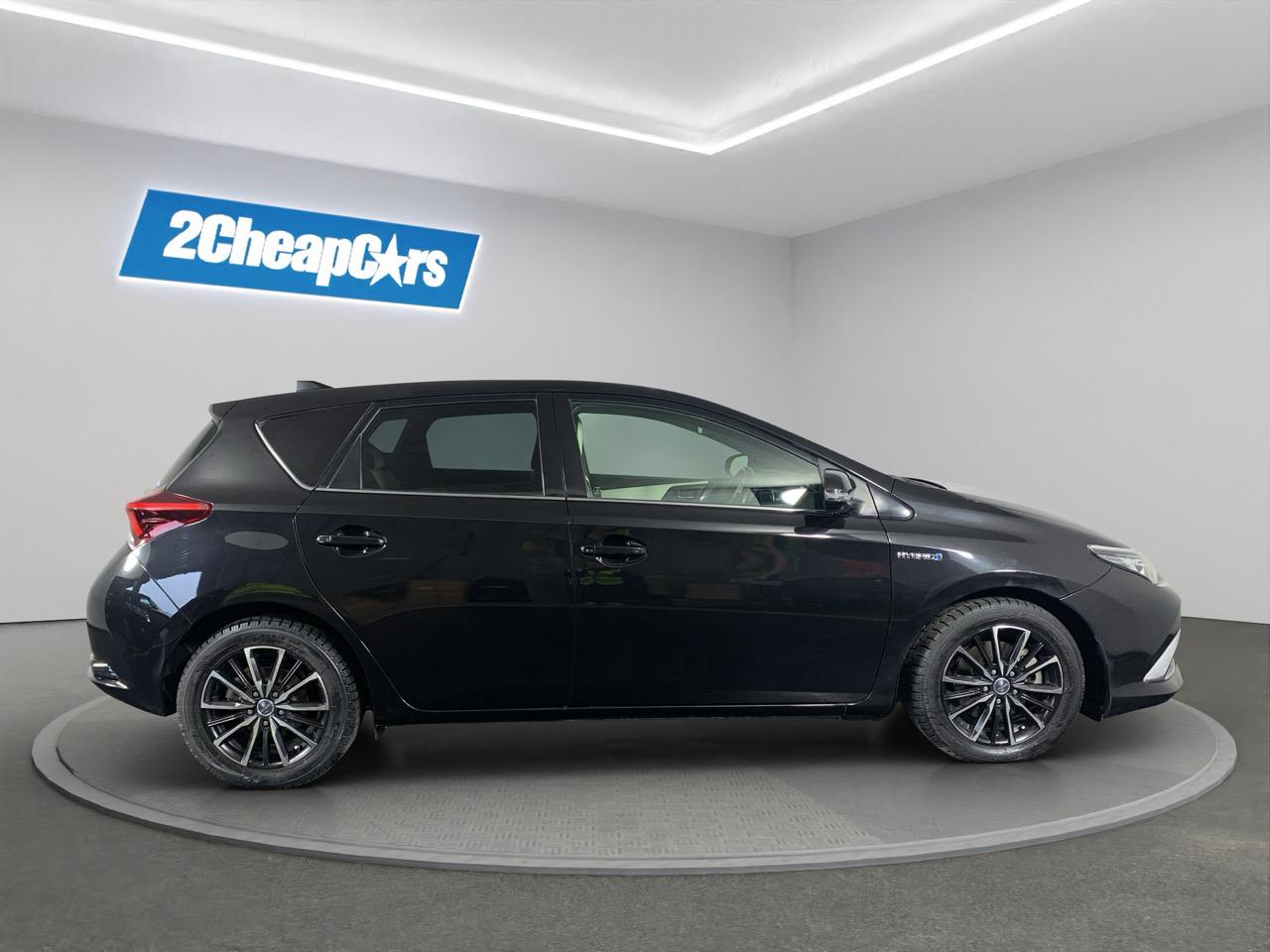 2016 Toyota Auris Corolla Hybrid G Hatchback CRUISE CONTROL + HEATED SEATS + AUTO LIGHTS 