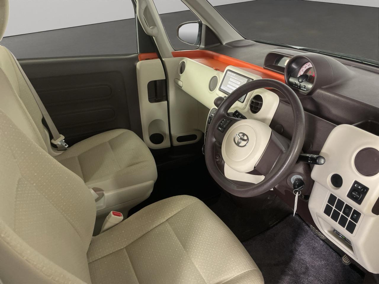 2013 Toyota SPADE F Hatchback REVERSING CAMERA + AUTO LIGHTS 