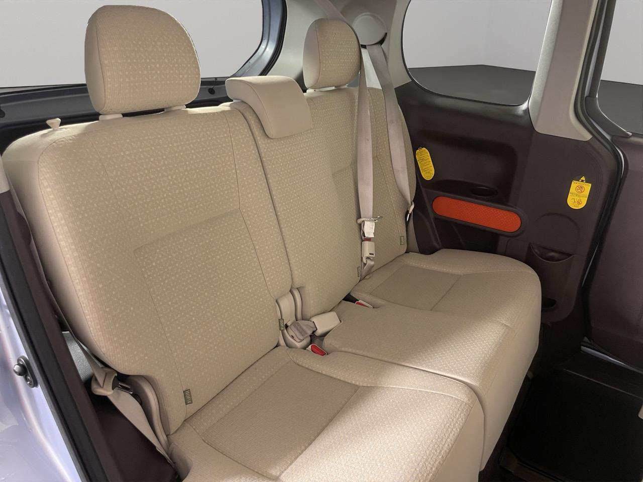 2013 Toyota SPADE F Hatchback REVERSING CAMERA + AUTO LIGHTS 