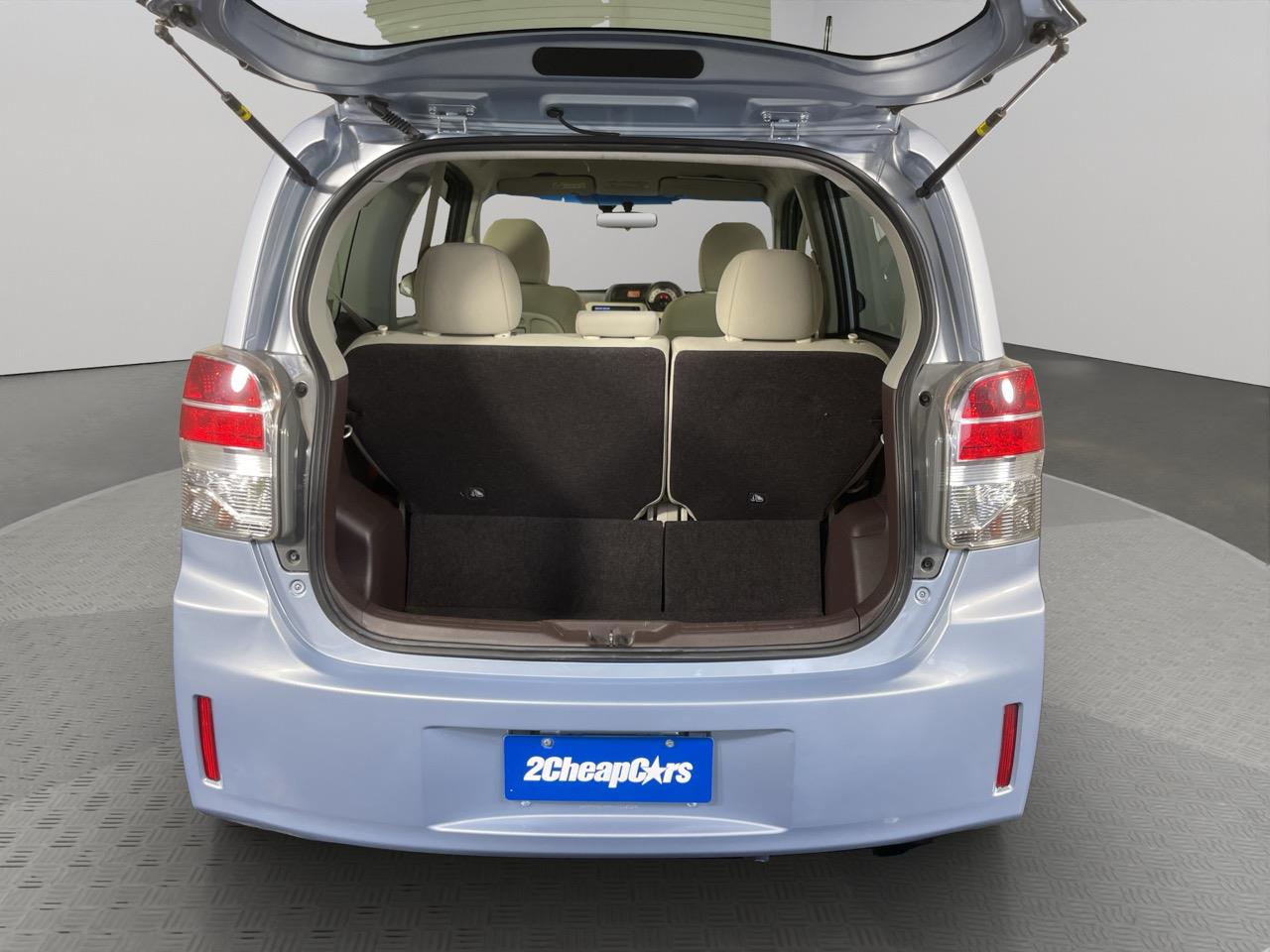 2013 Toyota SPADE F Hatchback REVERSING CAMERA + AUTO LIGHTS 