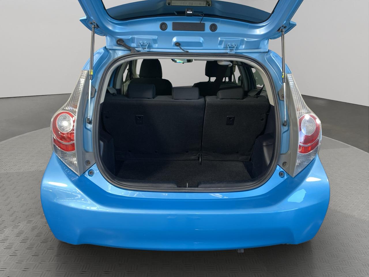 2013 Toyota Aqua S Hatchback REVESING CAMERA + PUSH SRART + AUTO LIGHTS