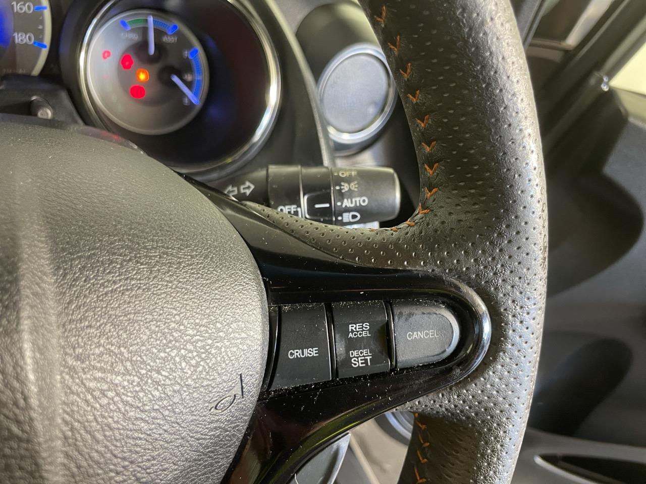 2012 Honda Fit SHUTTLE HYBRID Station Wagon CRUISE CONTROL + AUTO LIGHTS + GREAT SPACE