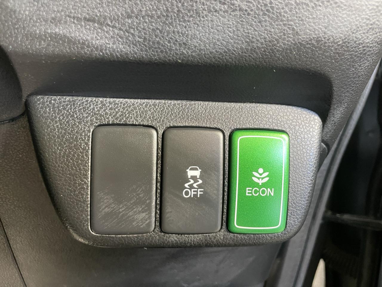 2012 Honda Fit SHUTTLE HYBRID Station Wagon CRUISE CONTROL + AUTO LIGHTS + GREAT SPACE