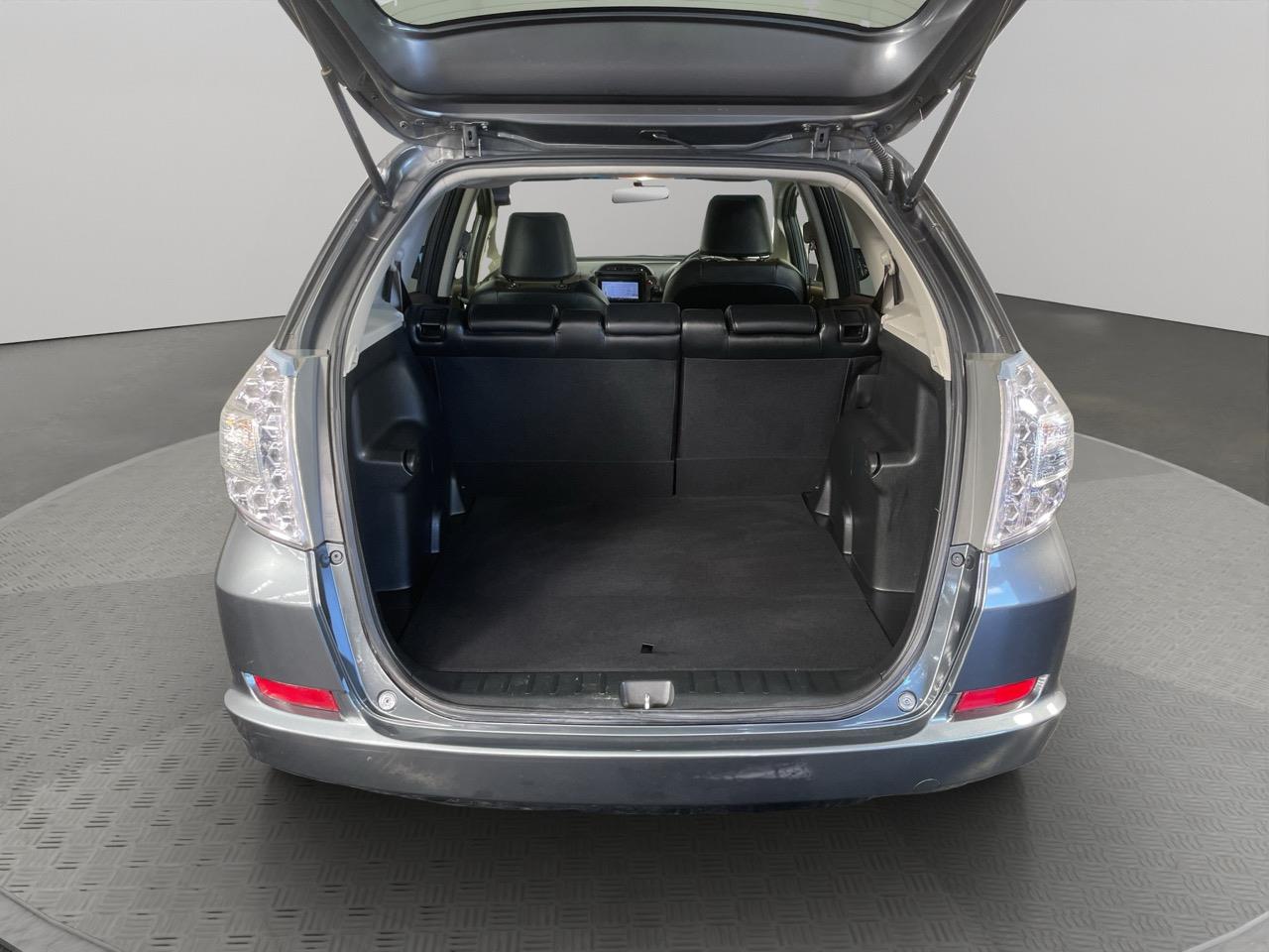 2012 Honda Fit SHUTTLE HYBRID Station Wagon CRUISE CONTROL + AUTO LIGHTS + GREAT SPACE