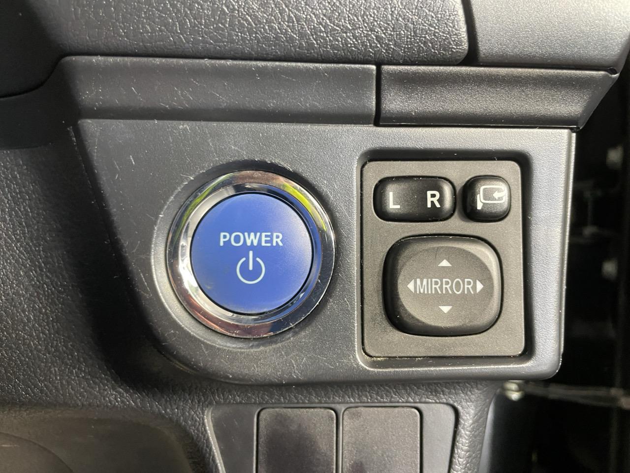 2015 Toyota Corolla Fielder Hybrid Station Wagon REVERSING CAMERA + PARKING SENSORS + PUSH START