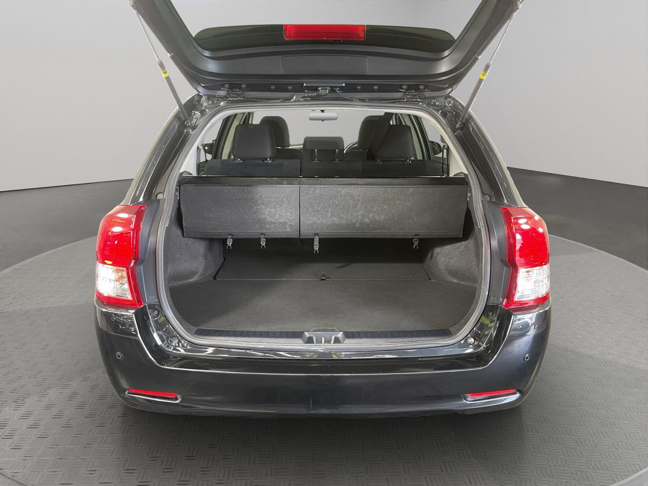 2015 Toyota Corolla Fielder Hybrid Station Wagon REVERSING CAMERA + PARKING SENSORS + PUSH START