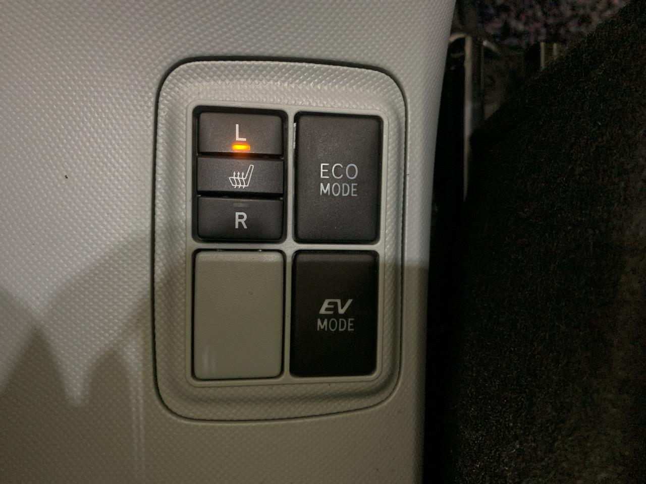 2014 Toyota Aqua S Hatchback HEATED SEATS + REVERSING CAMERA + PUSH BUTTON START