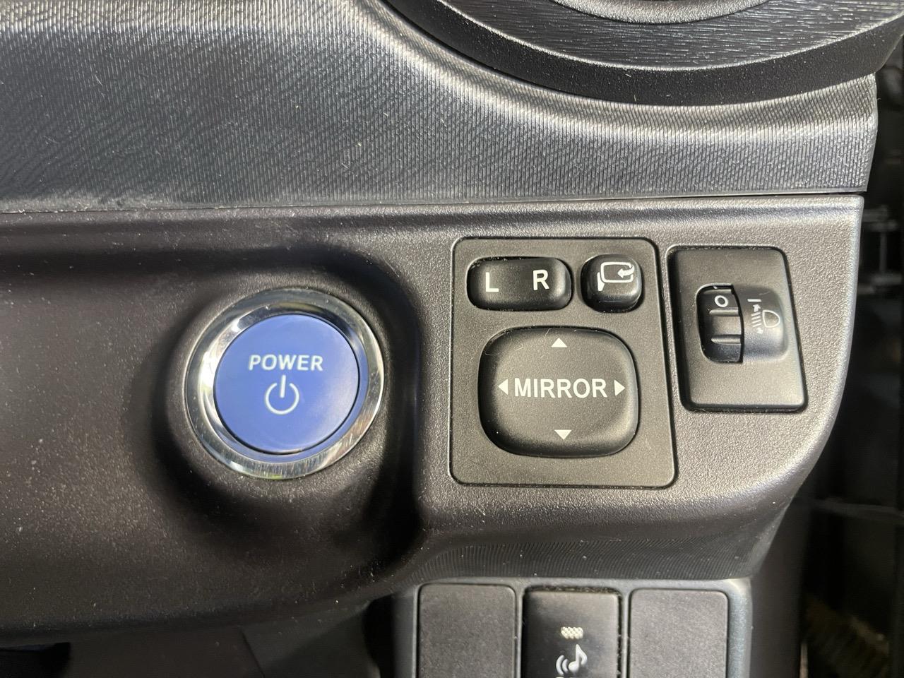 2012 Toyota Aqua S Hatchback LOW KMS + AUTO LIGHTS + PUSH BUTTON START