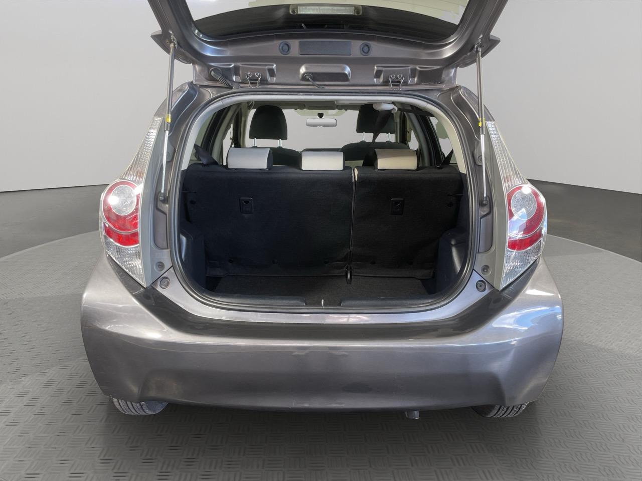 2012 Toyota Aqua S Hatchback LOW KMS + AUTO LIGHTS + PUSH BUTTON START