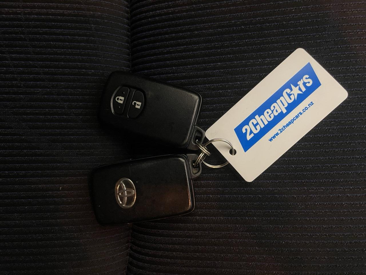 2015 Toyota Aqua Facelift Model S Hatchback LOW KM + REVERSING CAMERA + AUTO LIGHTS