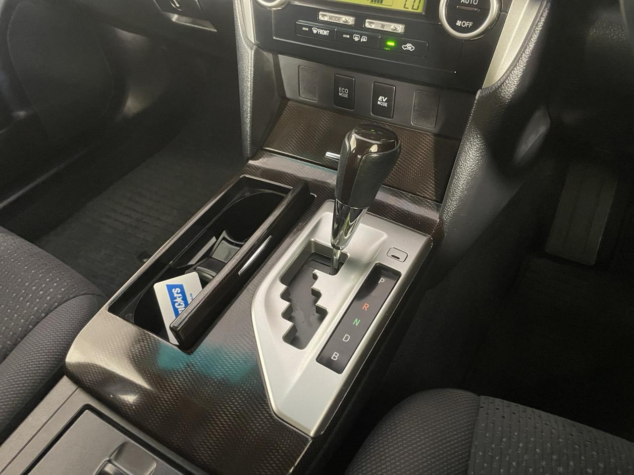 2012 Toyota Camry Hybrid G Package Sedan REVERSING CAMERA + AUTO LIGHTS + PUSH START