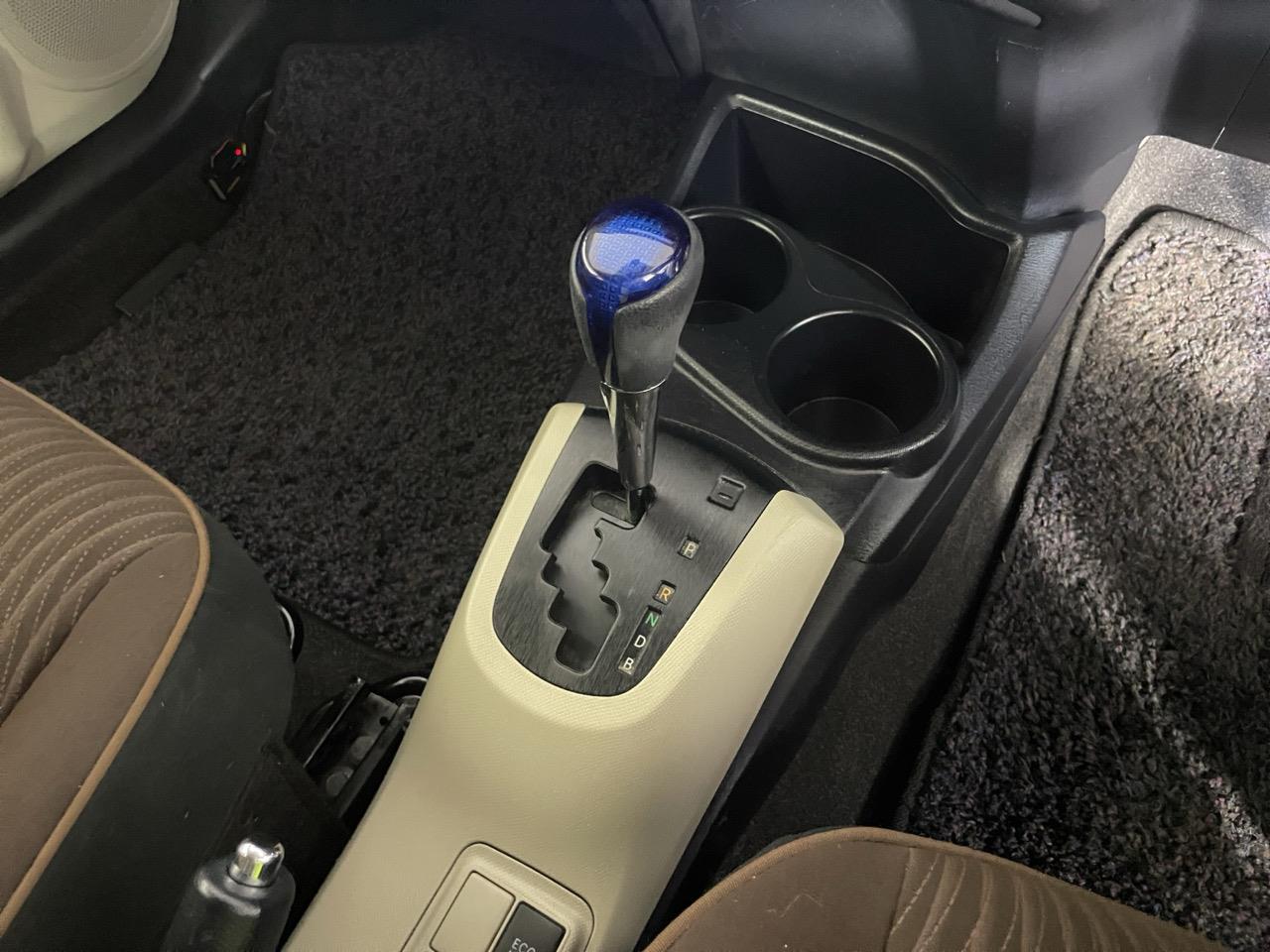 2013 Toyota Aqua G Hatchback REVERSING CAMERA + AUTO LIGHTS + PUSH START