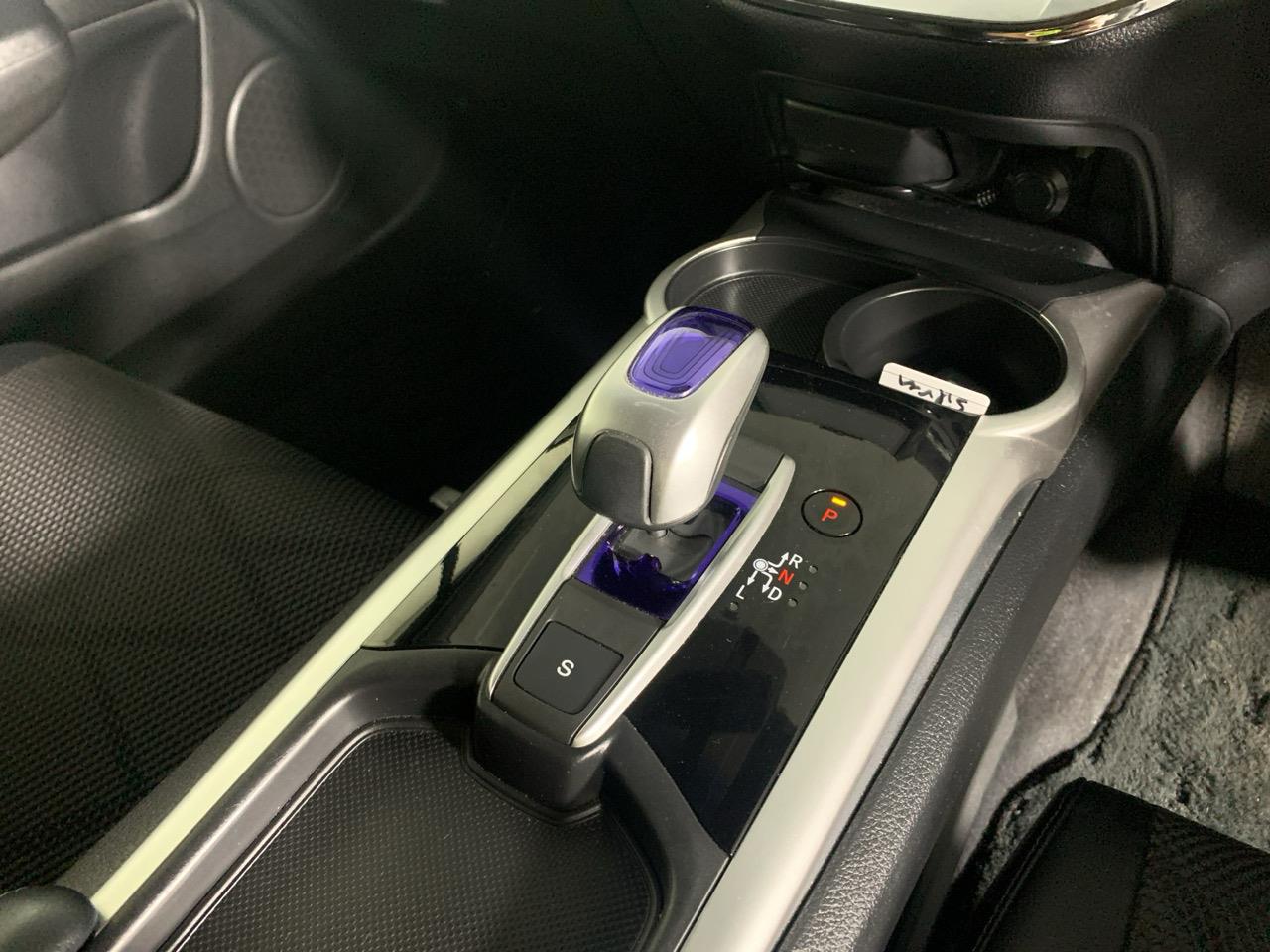 2015 Honda JADE HYBRID X People Mover CRUISE CONTROL + REVERSING CAMERA + AUTO LIGHTS