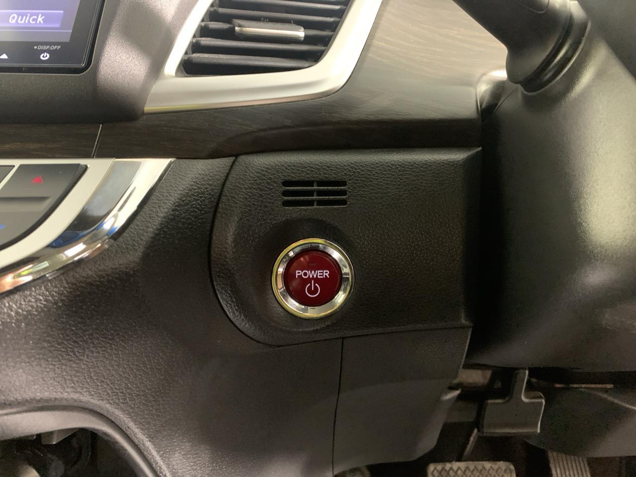 2015 Honda JADE HYBRID X People Mover CRUISE CONTROL + REVERSING CAMERA + AUTO LIGHTS