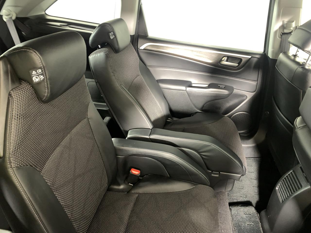 2015 Honda JADE HYBRID X People Mover CRUISE CONTROL + REVERSING CAMERA + AUTO LIGHTS