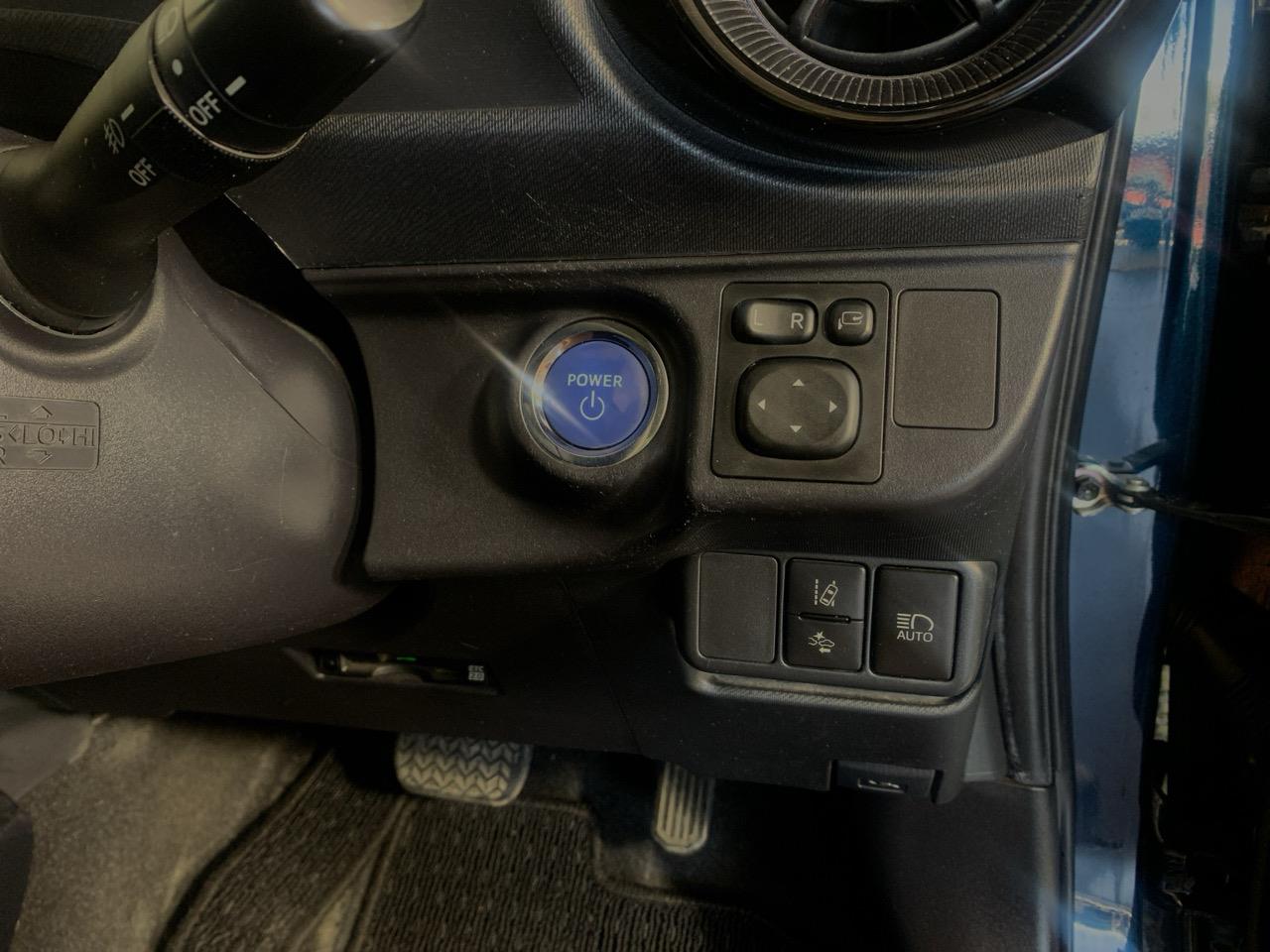 2017 Toyota Aqua New Shape G Hatchback PUSH BUTTON START + AUTO LIGHTS + REVERSING CAMERA