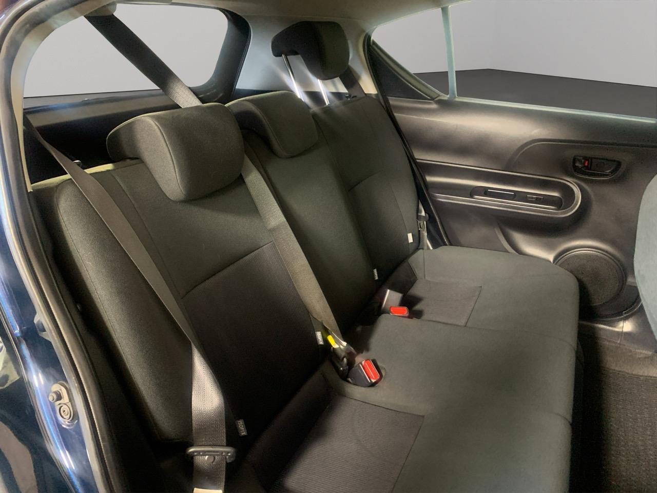 2017 Toyota Aqua New Shape G Hatchback PUSH BUTTON START + AUTO LIGHTS + REVERSING CAMERA