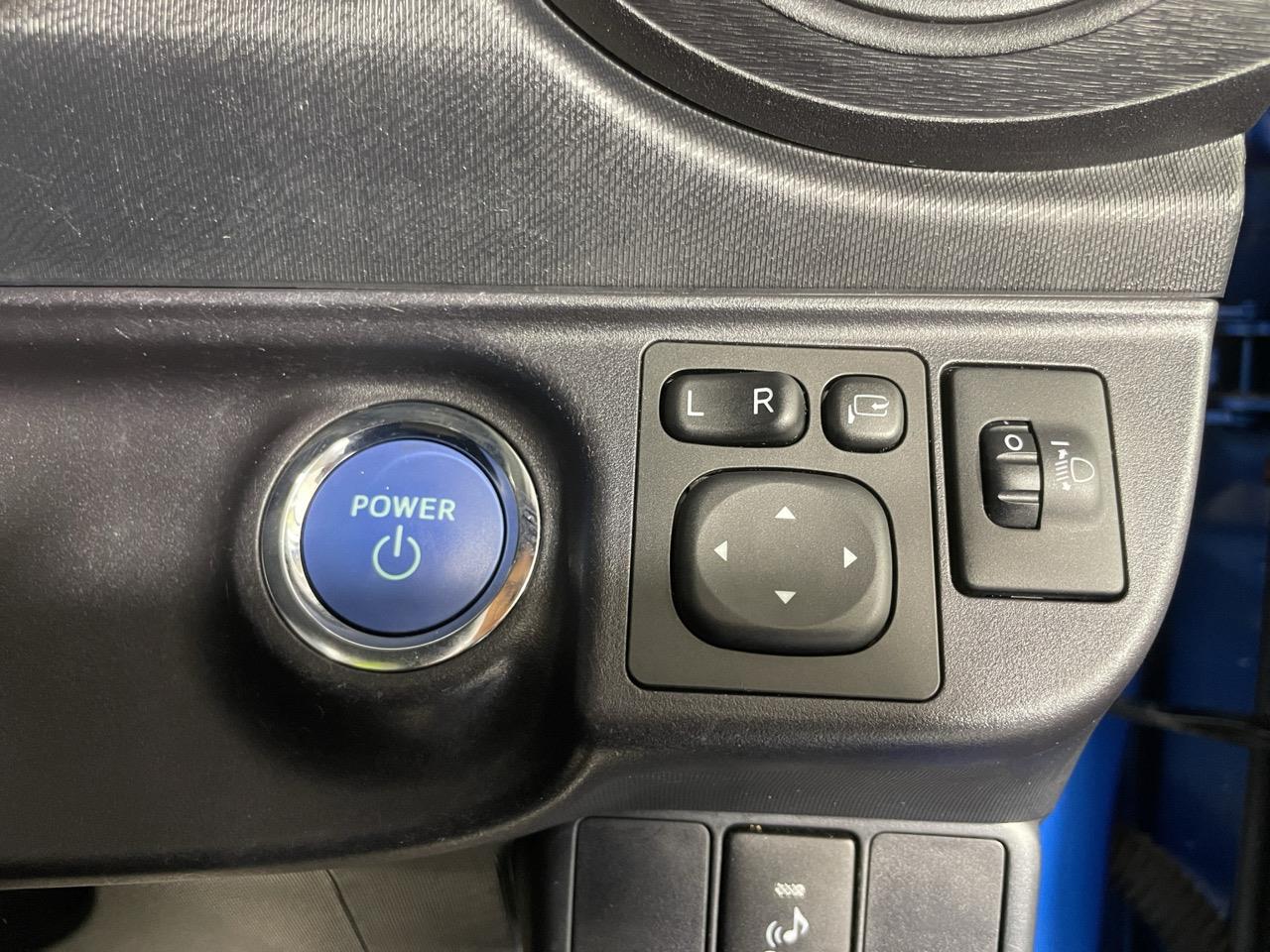 2014 Toyota Aqua S Hatchback AUTO LIGHTS + PUSH START