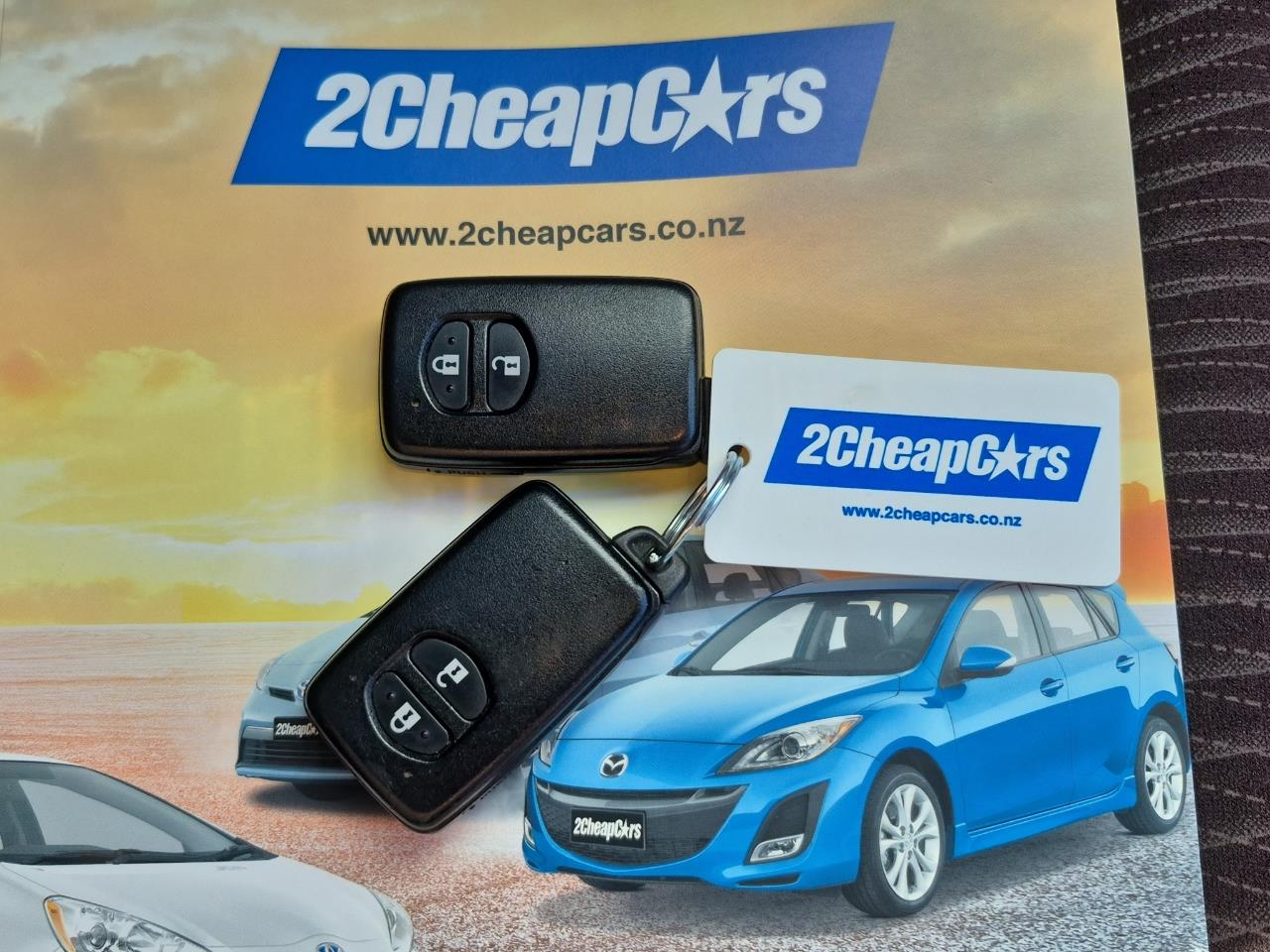 2015 Toyota Aqua Facelift Model G Hatchback HEATED SEATS + CRUISE CONTROL + REVERSING CAMERA