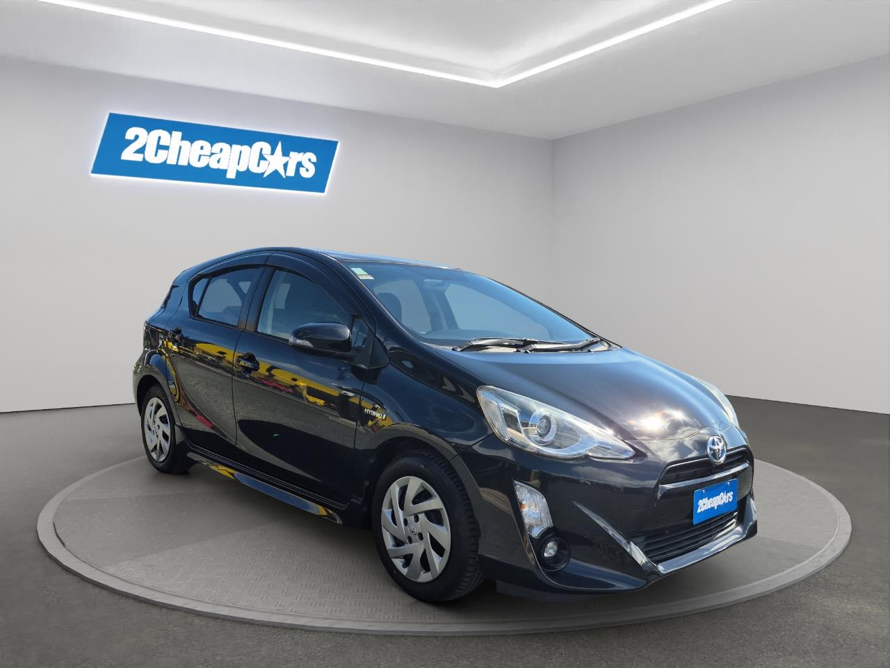 2015 Toyota Aqua Facelift Model G Hatchback HEATED SEATS + CRUISE CONTROL + REVERSING CAMERA