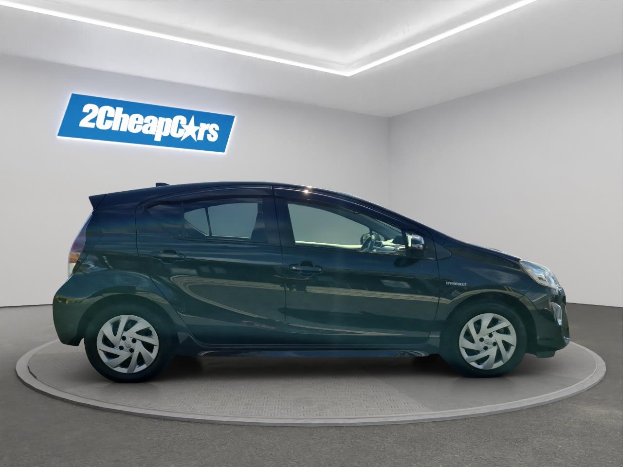 2015 Toyota Aqua Facelift Model G Hatchback HEATED SEATS + CRUISE CONTROL + REVERSING CAMERA